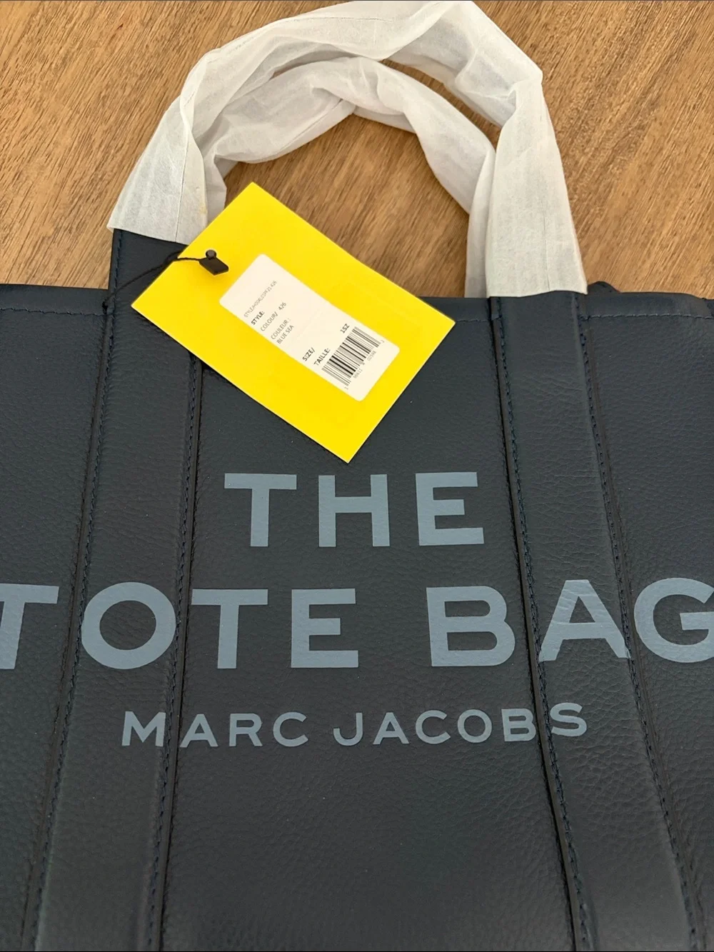 New Marc Jacobs  The Leather Medium Tote Bag